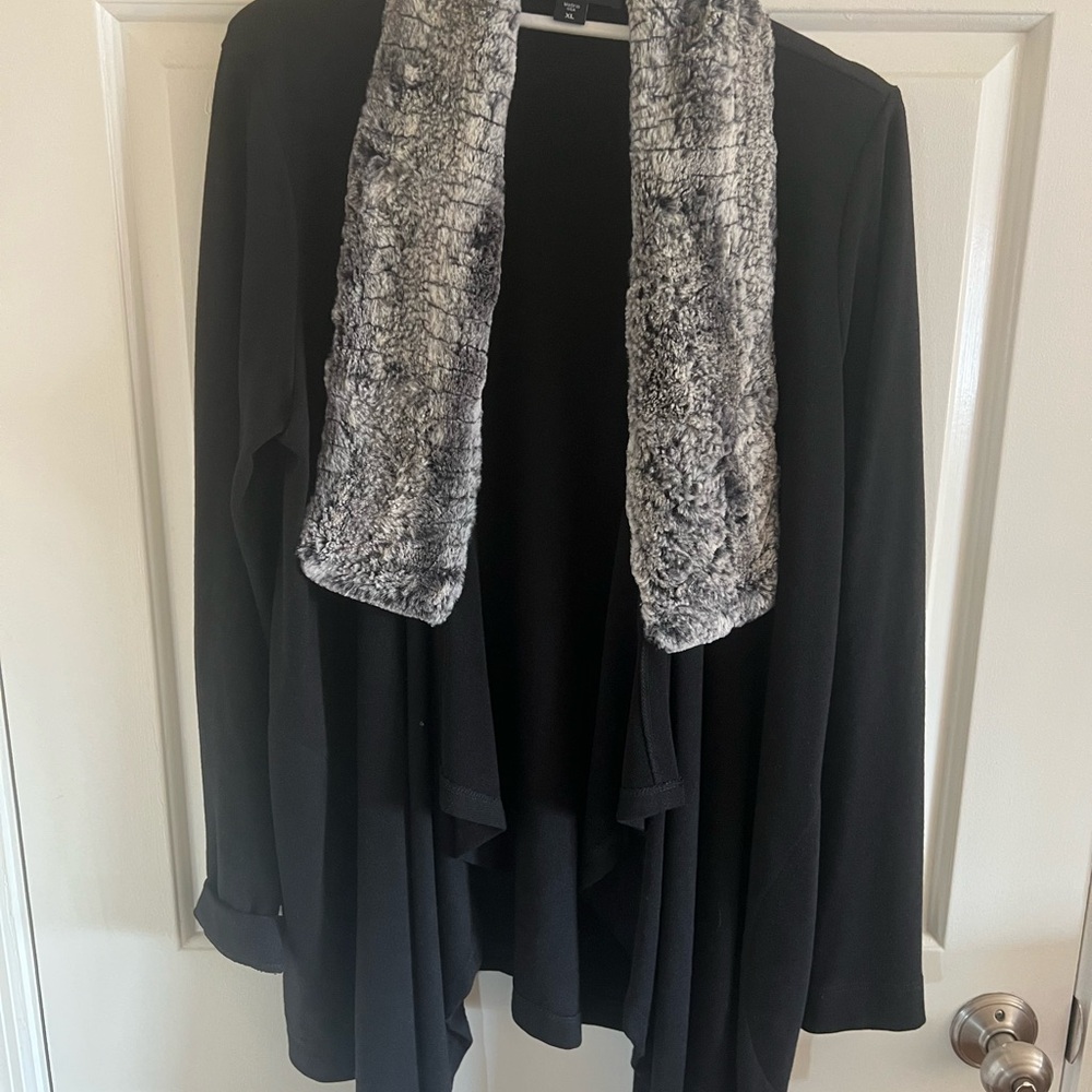 Karen Kane Black Cardigan with Faux Fur Collar 🖤